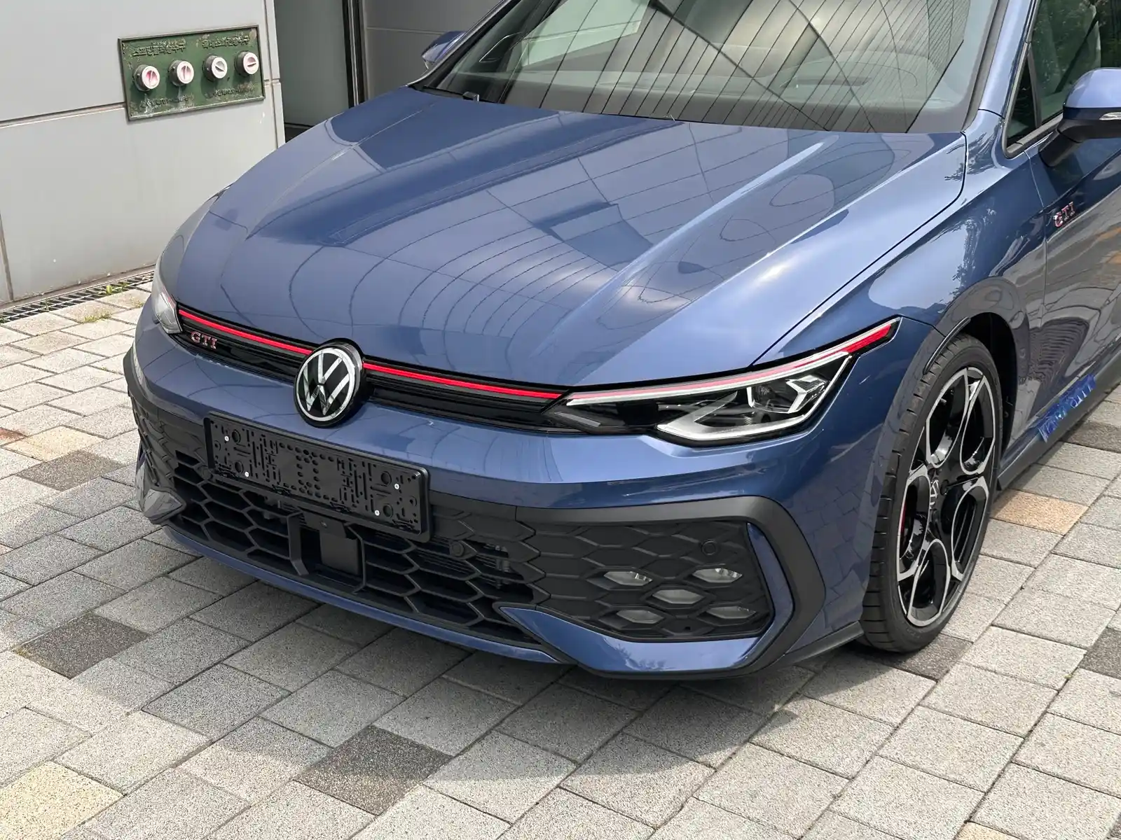 폭스바겐 골프 아네모네 블루 GTI 2026년식 실물 사진 8장