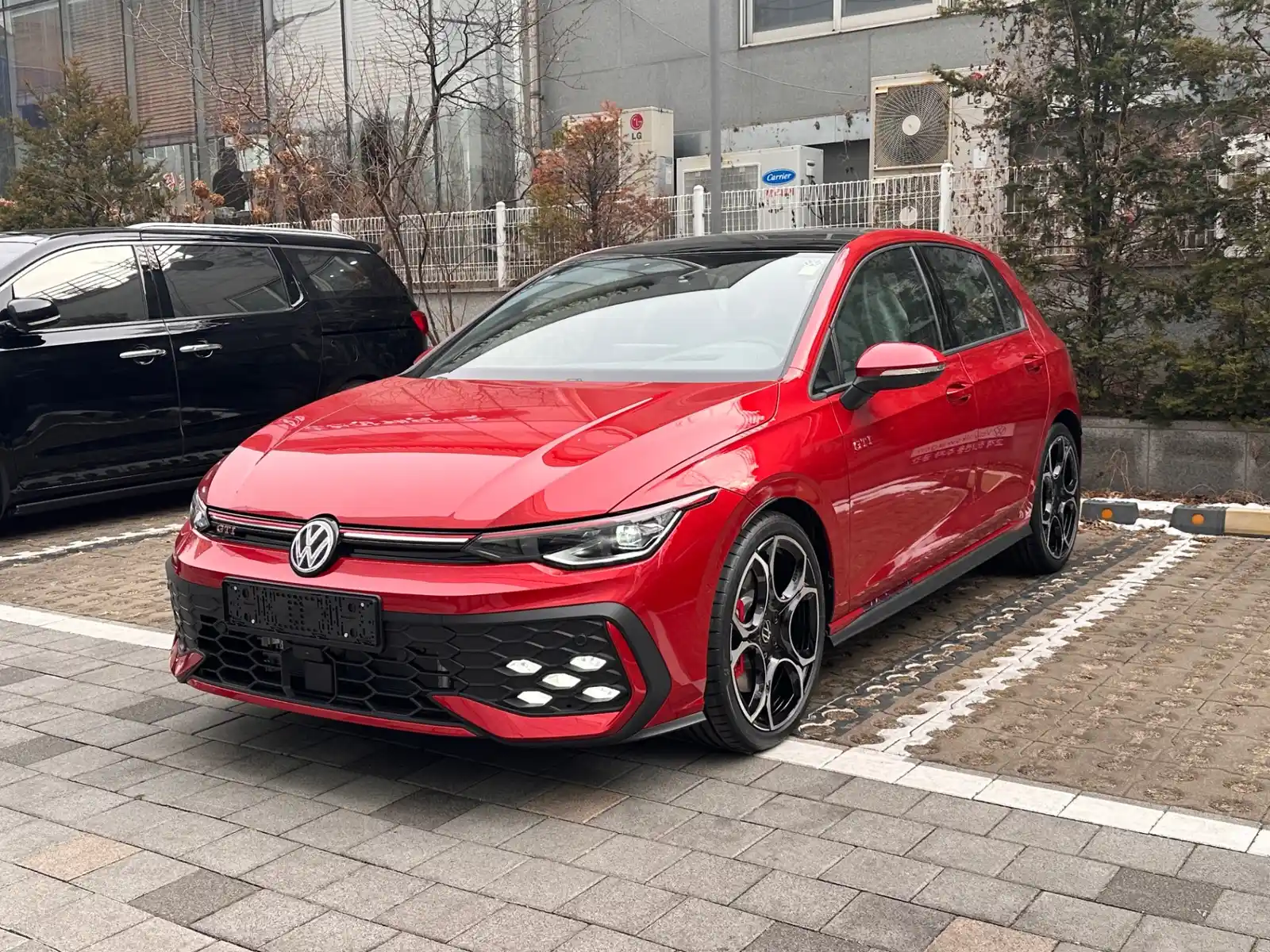 폭스바겐 골프 킹스 레드 GTI 2026년식 실물 사진 9장
