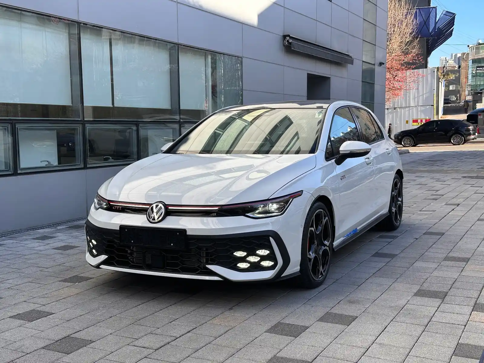 폭스바겐 골프 퓨어 화이트 GTI 2026년식 실물 사진 10장