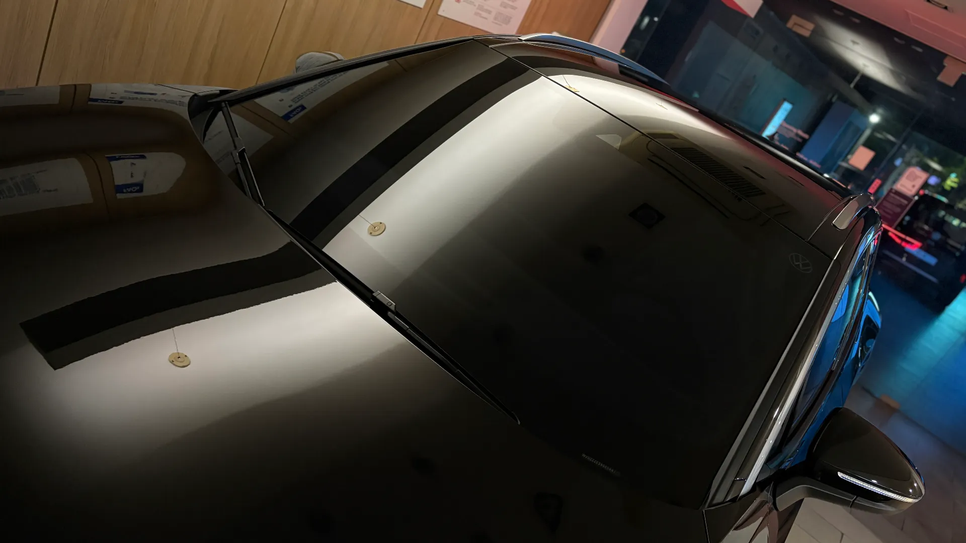 폭스바겐 ID.4 그레나딜라 블랙 Pro 2025년식 실물 사진 26/28 - ID.4 블랙 컬러의 디테일컷을 포함하고 있습니다.