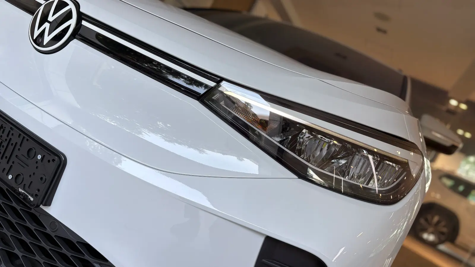 폭스바겐 ID.4 글레시어 화이트 Pro LITE 2025년식 실물 사진 5/27 - 25년식 ID4 프로 라이트 트림의 출고 사진입니다.