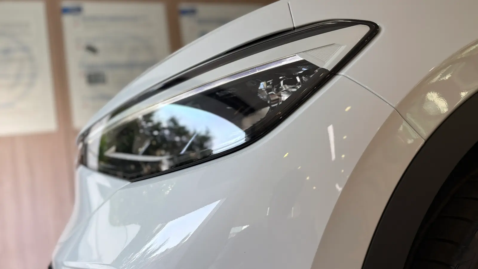 폭스바겐 ID.4 글레시어 화이트 Pro LITE 2025년식 실물 사진 6/27 - 25년식 ID4 프로 라이트 트림의 출고 사진입니다.