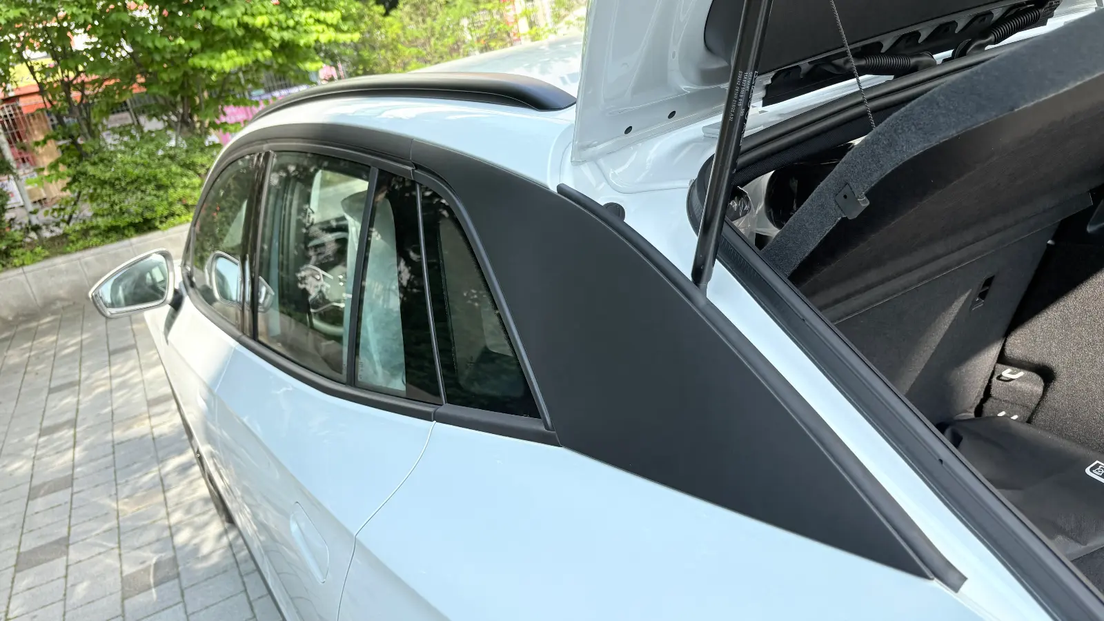 폭스바겐 ID.4 글레시어 화이트 Pro LITE 2025년식 실물 사진 8/27 - 25년식 ID4 프로 라이트 트림의 출고 사진입니다.