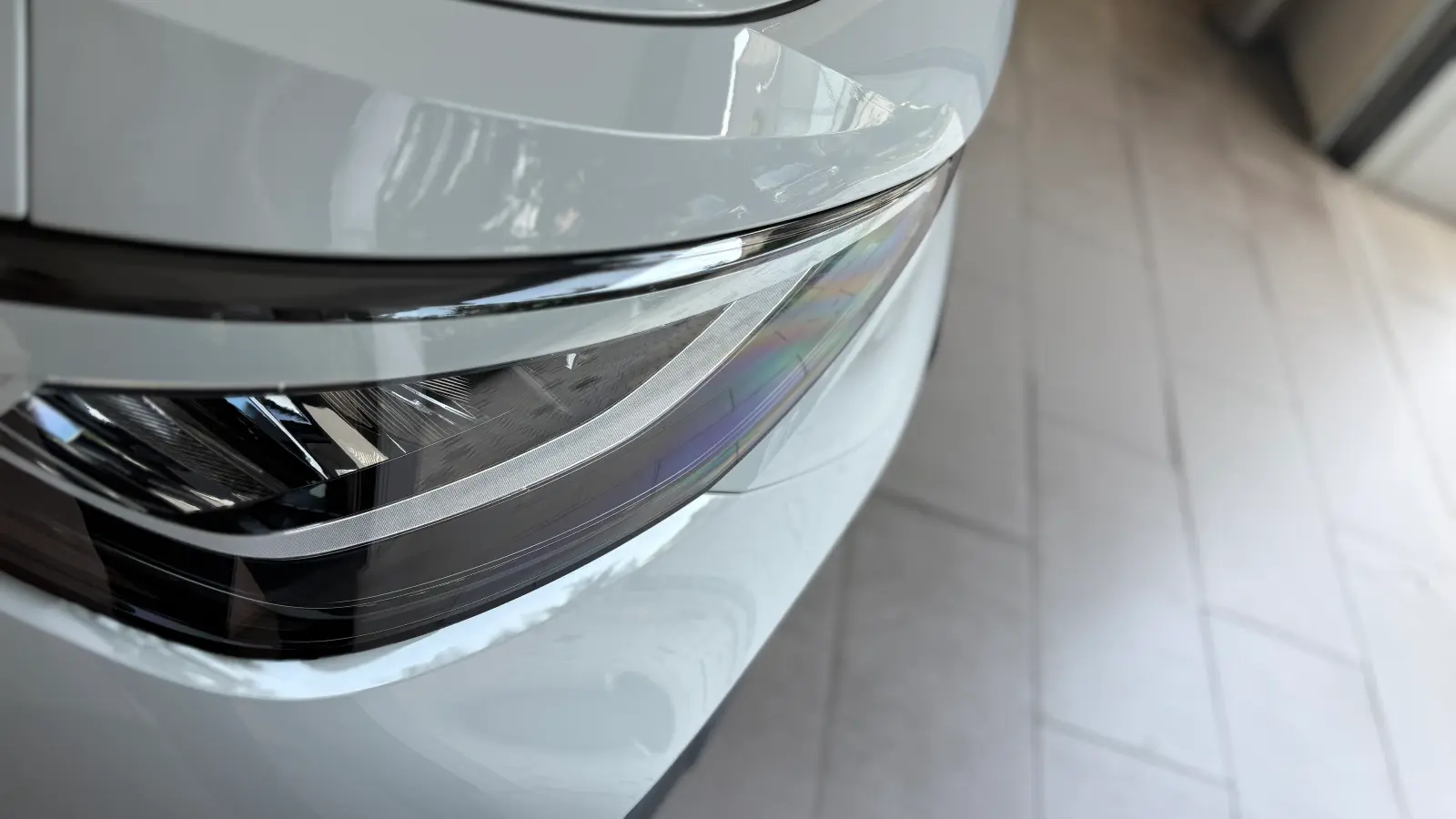 폭스바겐 ID.4 글레시어 화이트 Pro LITE 2025년식 실물 사진 17/27 - 25년식 ID4 프로 라이트 트림의 출고 사진입니다.