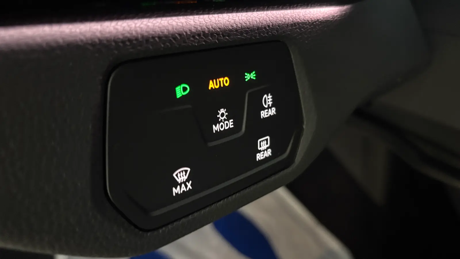 폭스바겐 ID.4 글레시어 화이트 Pro LITE 2025년식 실물 사진 27/27 - 25년식 ID4 프로 라이트 트림의 출고 사진입니다.