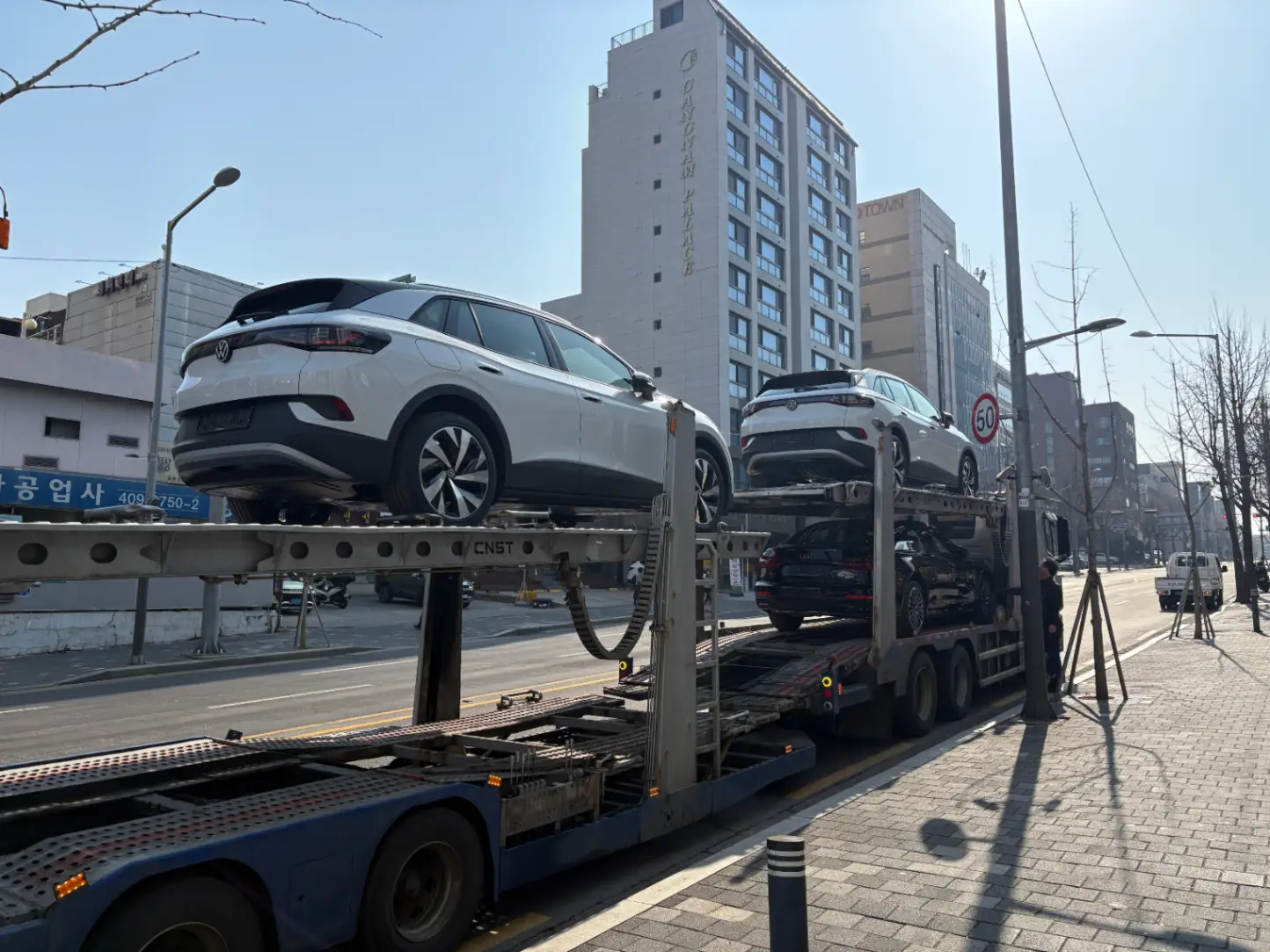 폭스바겐 ID.4 글레시어 화이트 Pro 2025년식 실물 사진 6/16