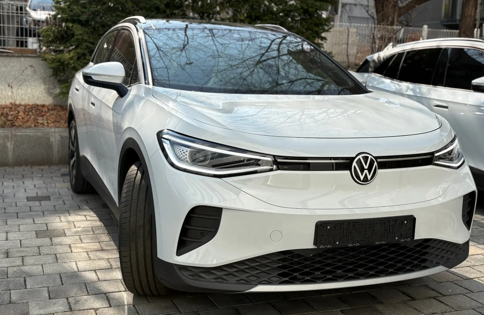 폭스바겐 ID.4 글레시어 화이트 Pro 2025년식 실물 사진 9/16