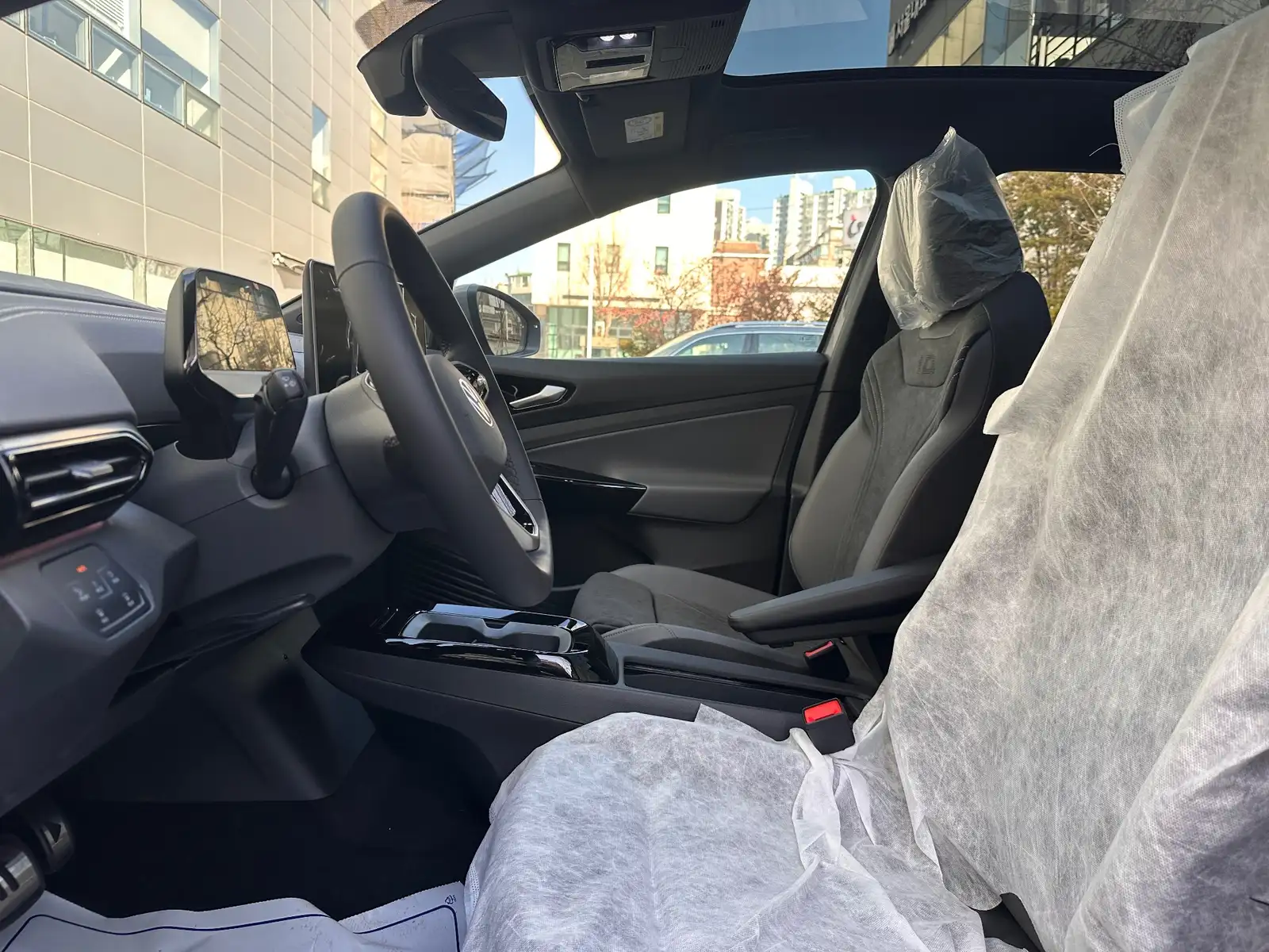 폭스바겐 ID.4 문스톤 그레이 2025년식 실물 사진 7/11