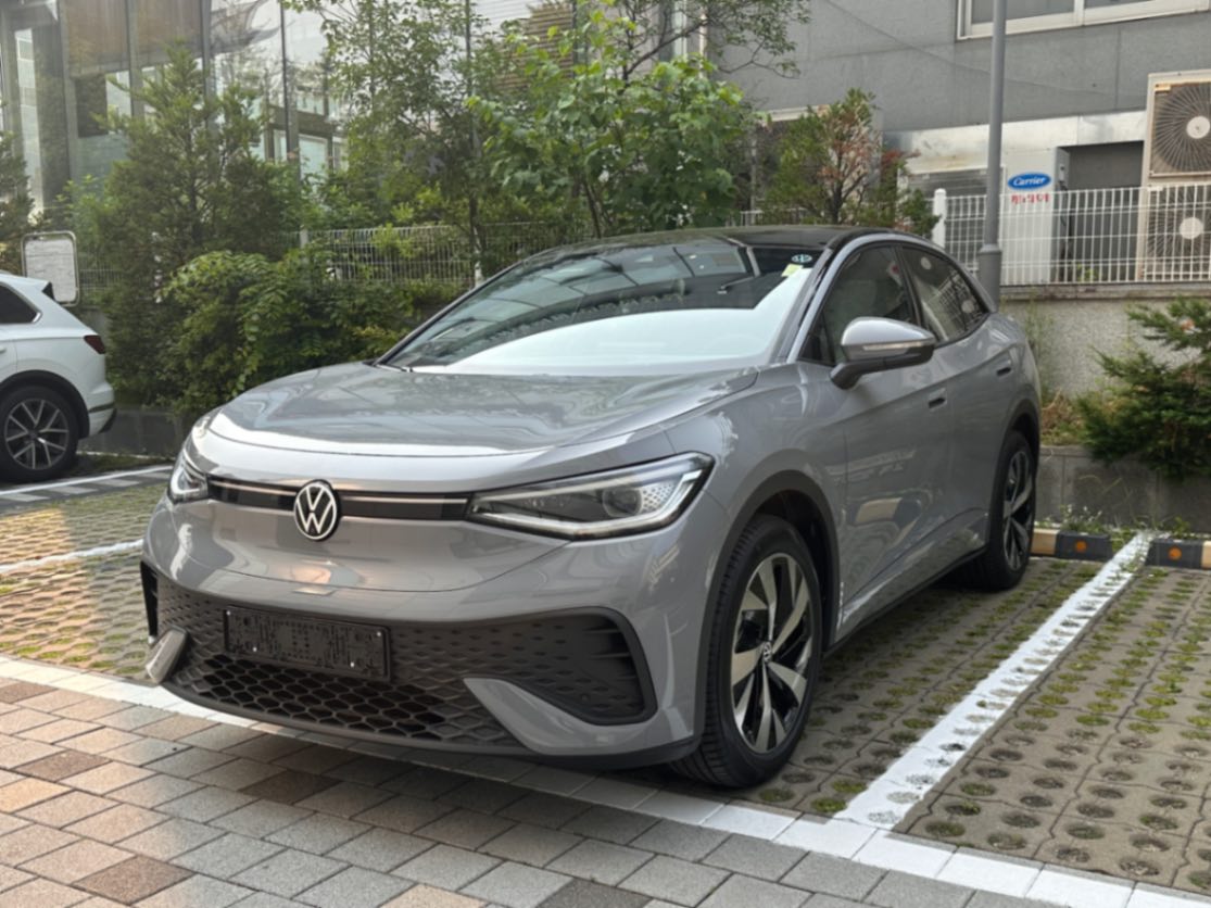 폭스바겐 ID.5 문스톤 그레이 2025년식 실물 사진 5/19