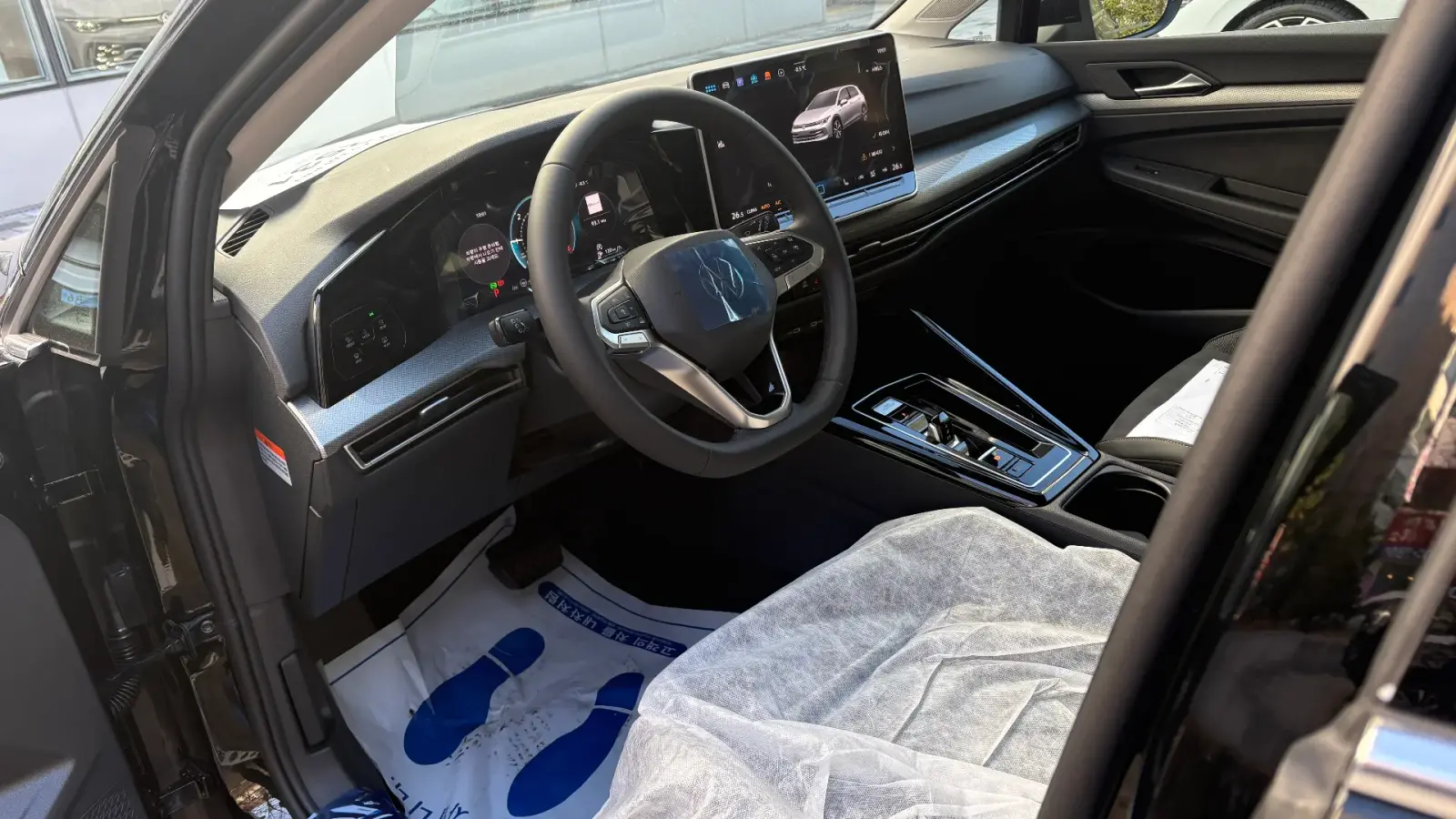 폭스바겐 골프 그레나딜라 블랙 TDI 프레스티지 2026년식 실물 사진 8/15