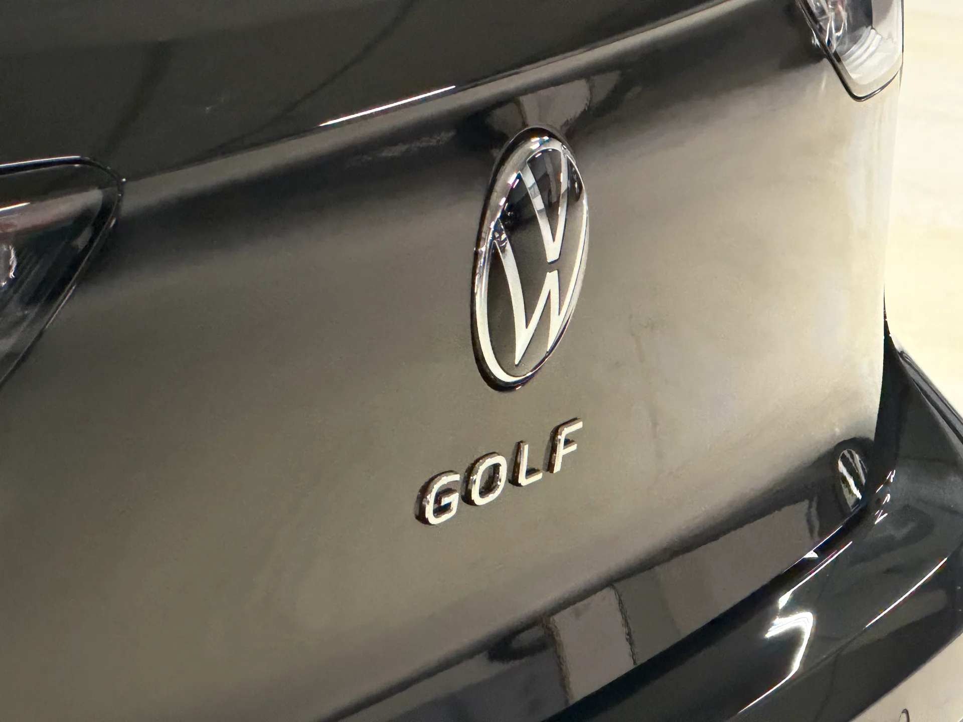 폭스바겐 골프 그레나딜라 블랙 TDI 프레스티지 2026년식 실물 사진 7/26 - 26년 03월 30일 출고한 검정 골프 TDI 출고 사진입니