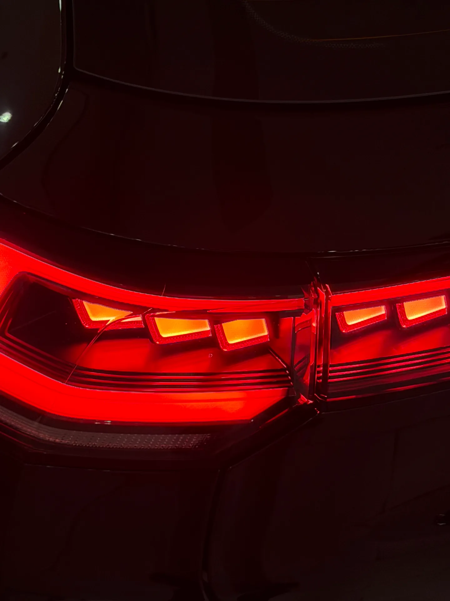 폭스바겐 골프 그레나딜라 블랙 TDI 프레스티지 2026년식 실물 사진 23/26 - 26년 03월 30일 출고한 검정 골프 TDI 출고 사진입니