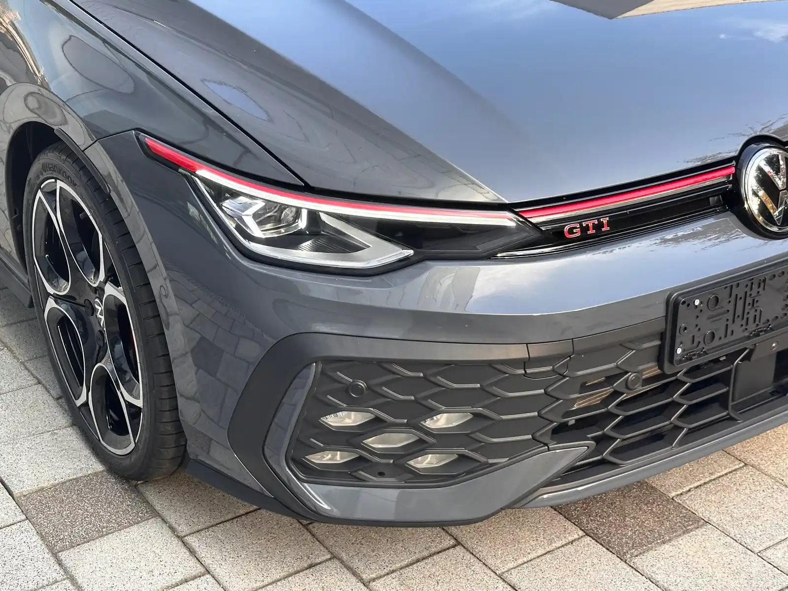 폭스바겐 골프 돌핀 그레이 GTI 2026년식 실물 사진 10/12