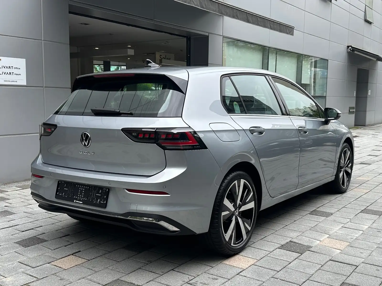 폭스바겐 골프 오이스터 실버 TDI 프레스티지 2025년식 실물 사진 6/8