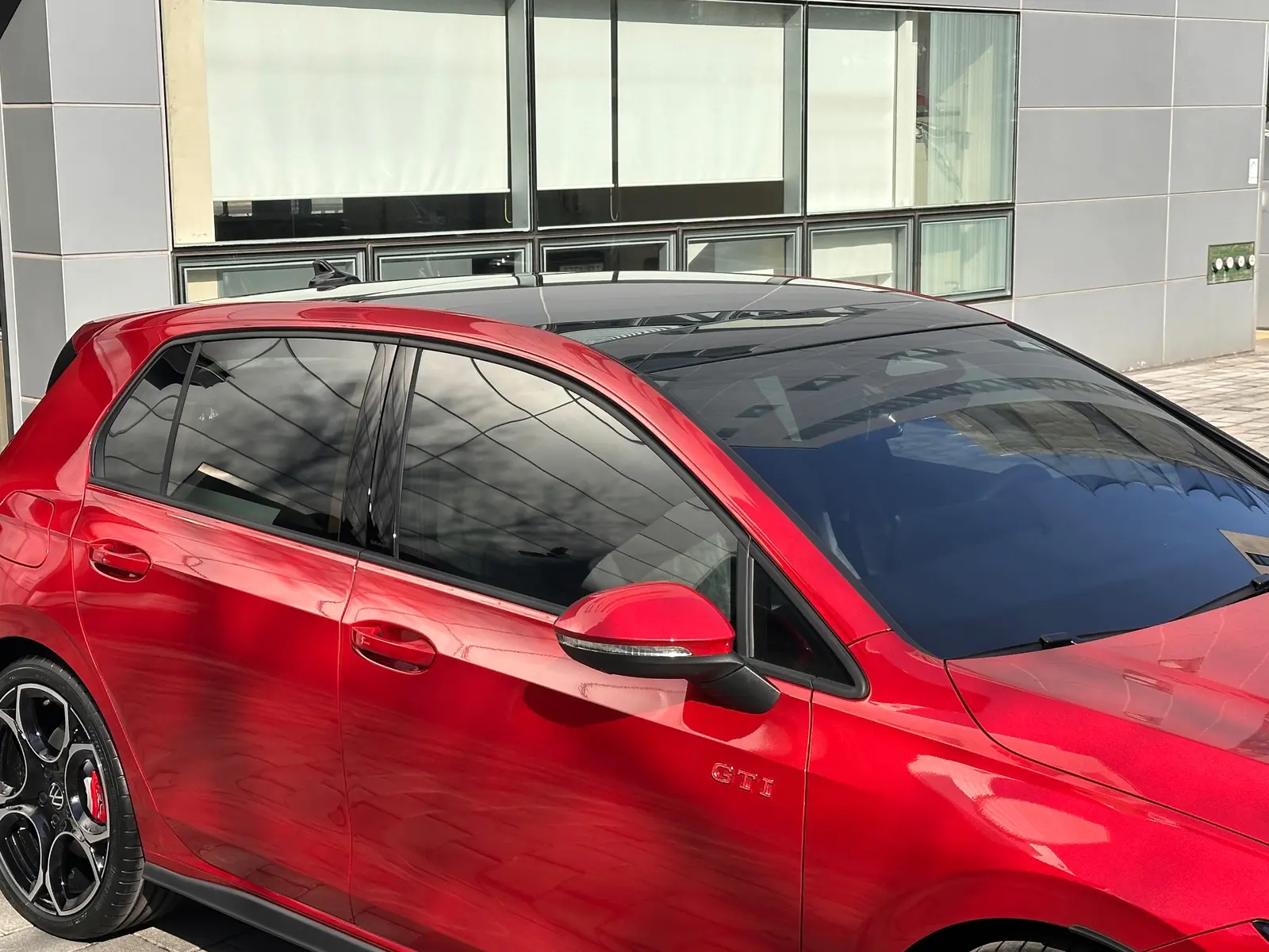 폭스바겐 골프 킹스 레드 GTI 2026년식 실물 사진 9/9