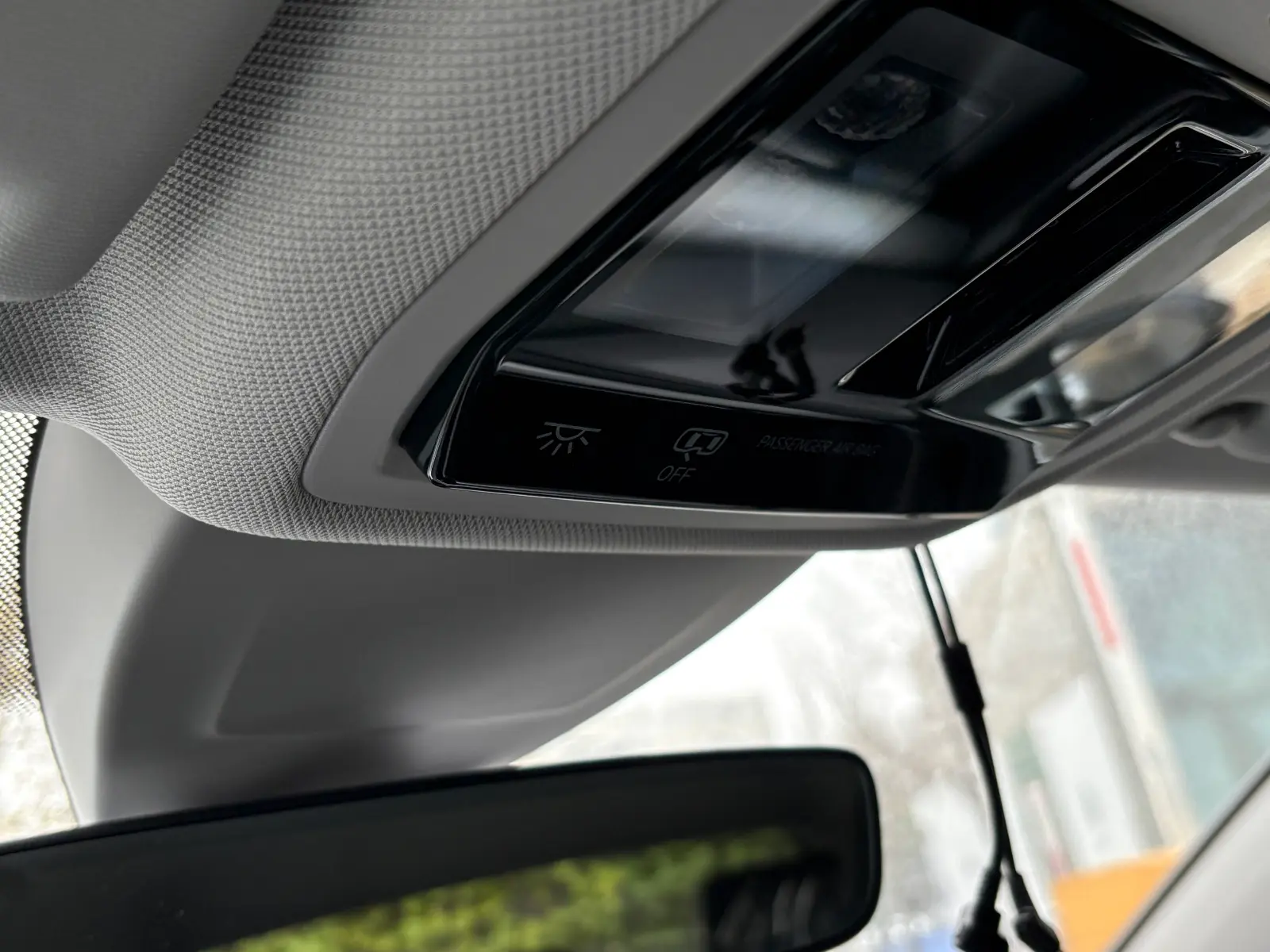 폭스바겐 골프 퓨어 화이트 TDI 프레스티지 2025년식 실물 사진 6/18