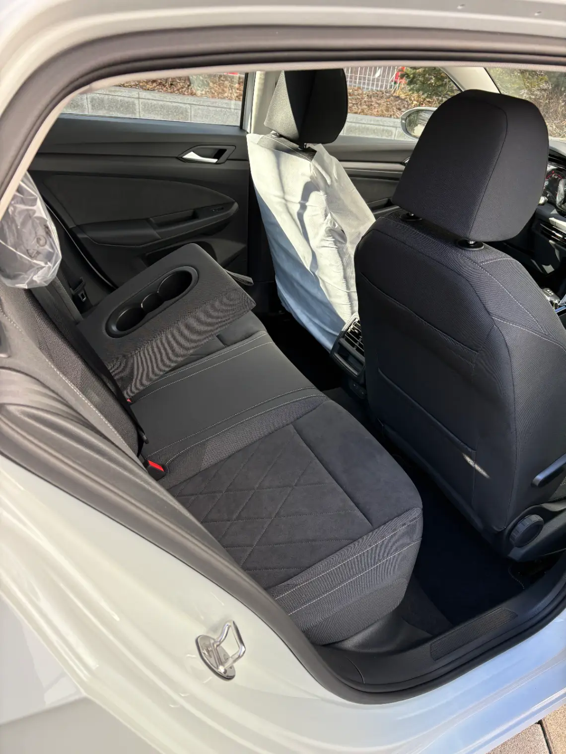 폭스바겐 골프 퓨어 화이트 TDI 프레스티지 2024년식 실물 사진 13/13