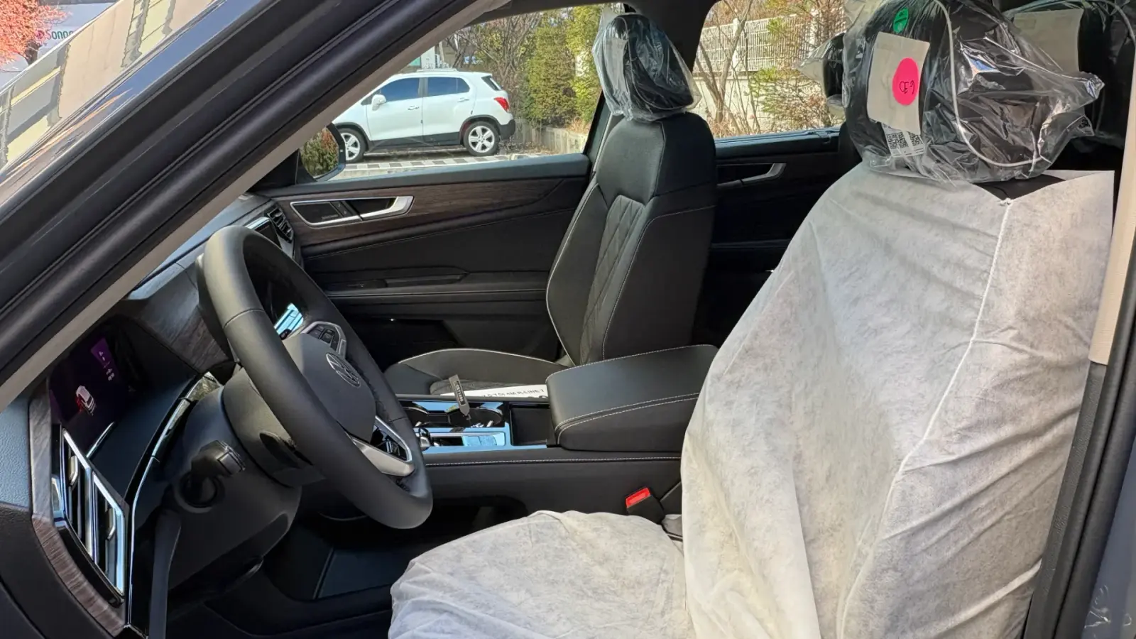 폭스바겐 아틀라스  R-Line 2025년식 실물 사진 14/17 - 아틀라스 7인승 블랙 인테리어 B컷 모음입니다.