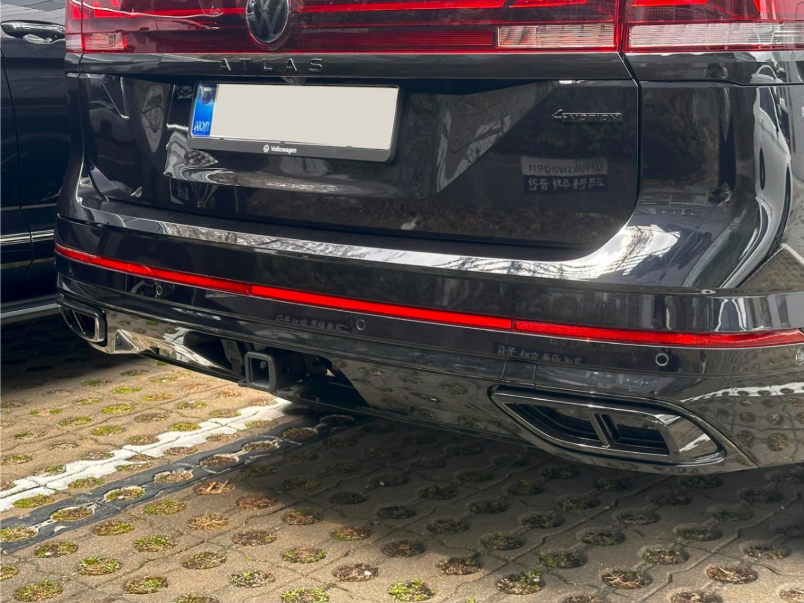 폭스바겐 아틀라스 딥 블랙 펄 R-Line 2026년식 실물 사진 7/9 - 블랙에디션