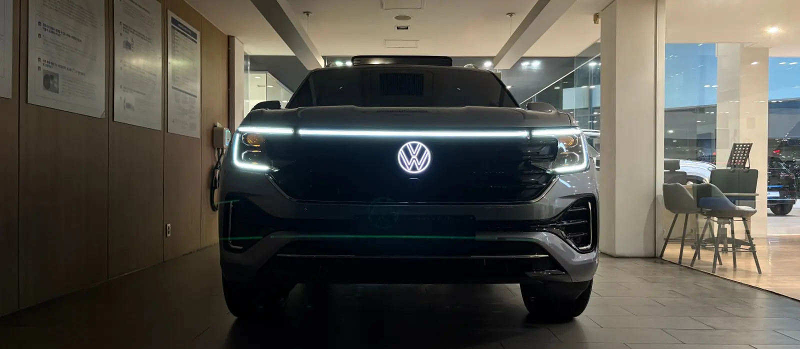 폭스바겐 아틀라스 미스트 실버 R-Line 2025년식 실물 사진 8/16 - 실버 색상 아틀라스 출고사진입니다.