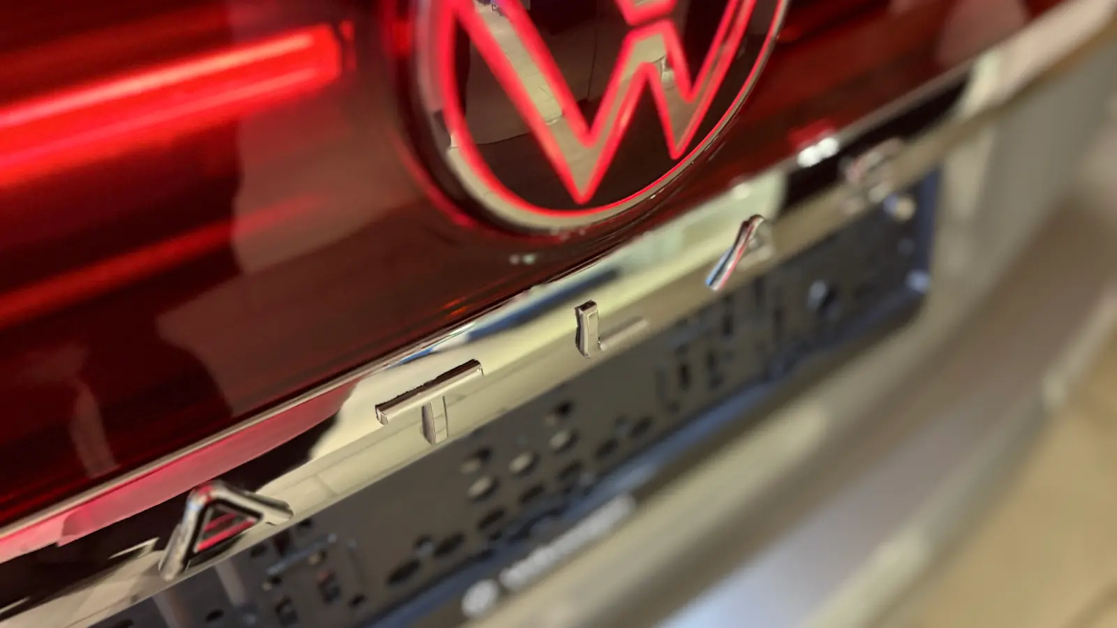 폭스바겐 아틀라스 미스트 실버 R-Line 2025년식 실물 사진 10/16 - 실버 색상 아틀라스 출고사진입니다.