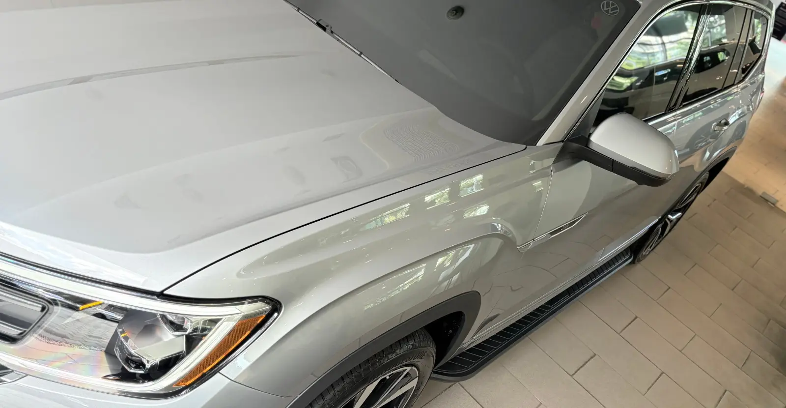 폭스바겐 아틀라스 미스트 실버 R-Line 2025년식 실물 사진 16/16 - 실버 색상 아틀라스 출고사진입니다.