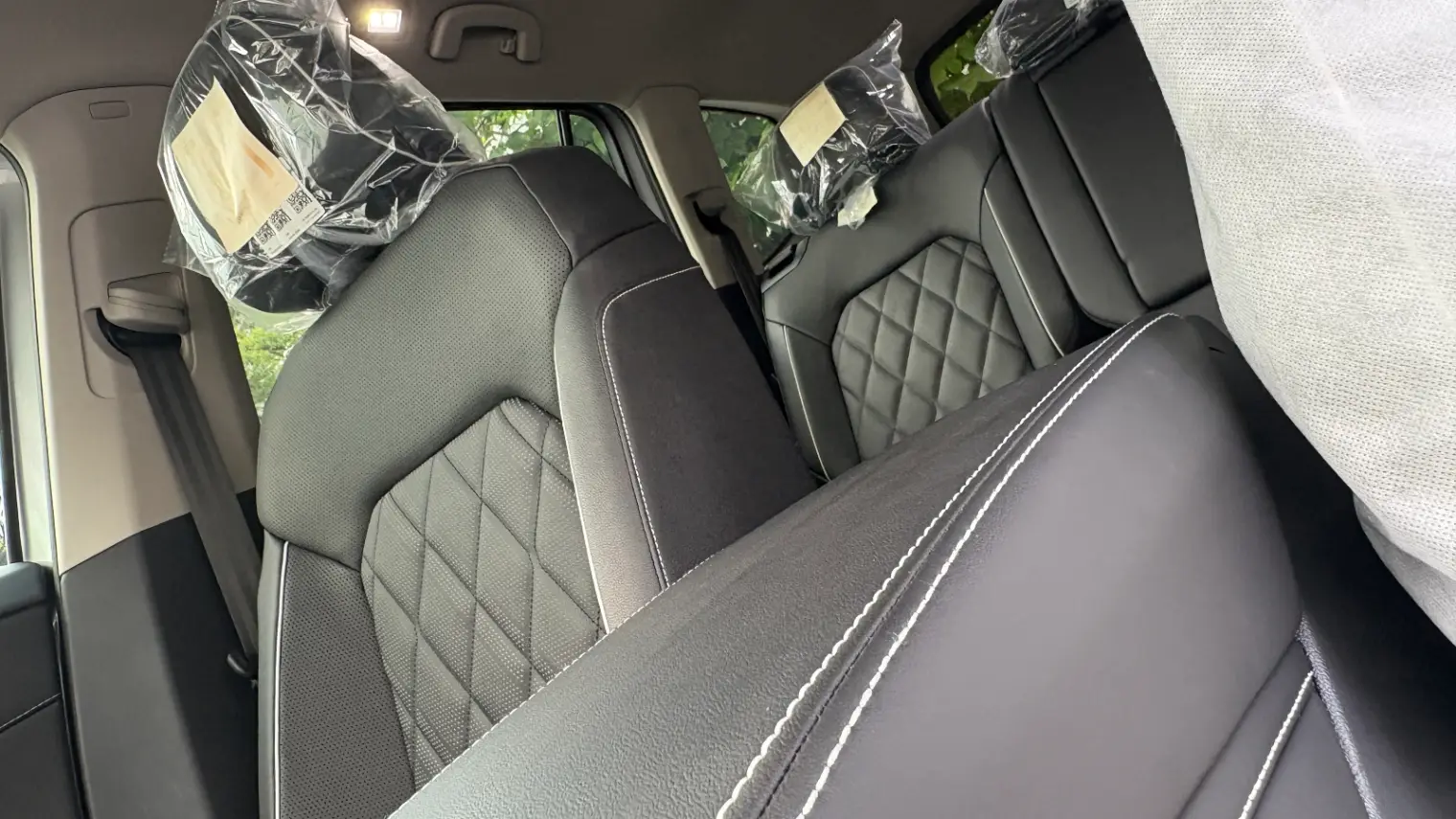 폭스바겐 아틀라스 블랙-인테리어 r-line 2025년식 실물 사진 2/7 - 아틀라스 6인승 블랙 인테리어 사진 모음입니다.