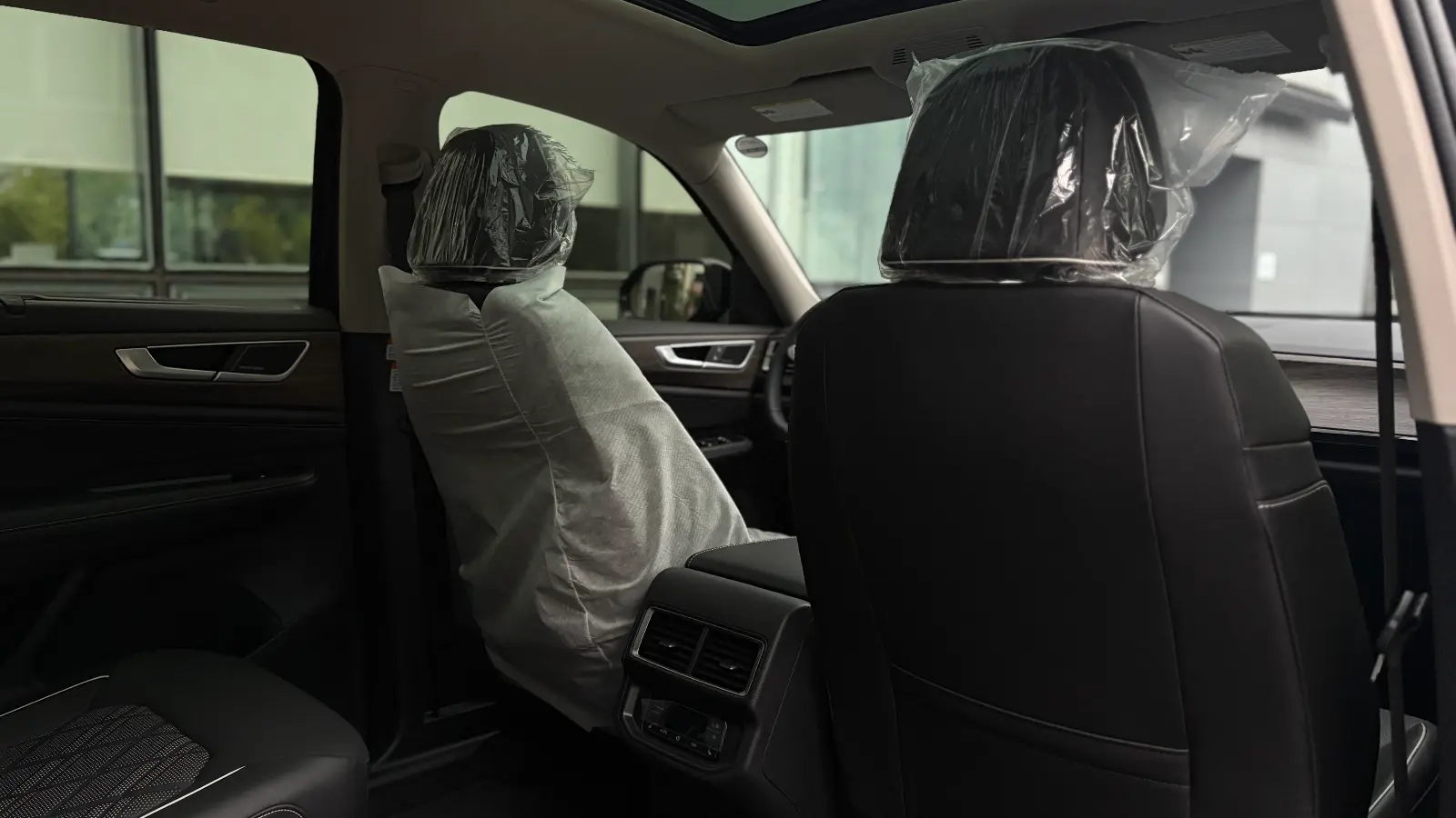 폭스바겐 아틀라스 블랙-인테리어 r-line 2025년식 실물 사진 5/7 - 아틀라스 6인승 블랙 인테리어 사진 모음입니다.