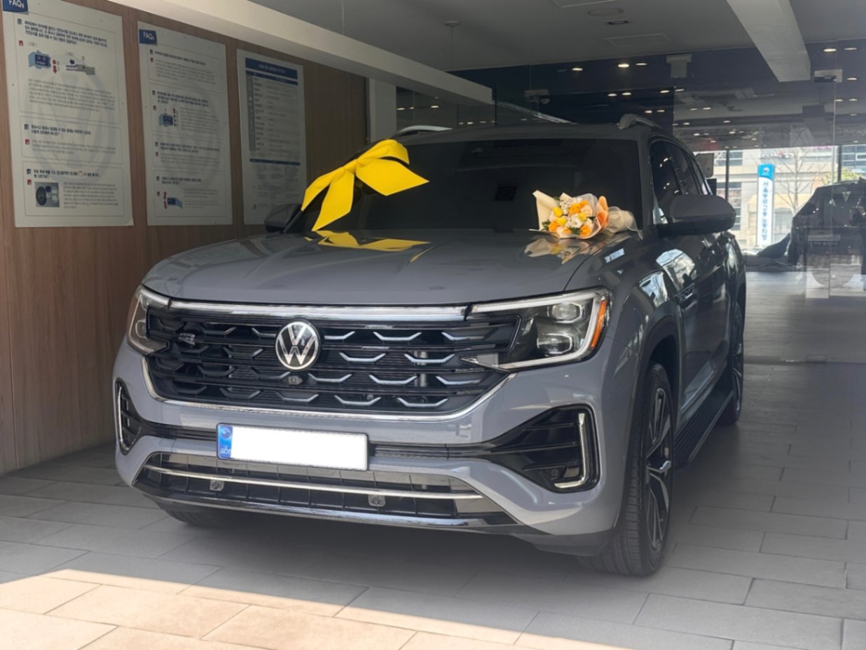 폭스바겐 아틀라스 퓨어 그레이 2026년식 실물 사진 2/9