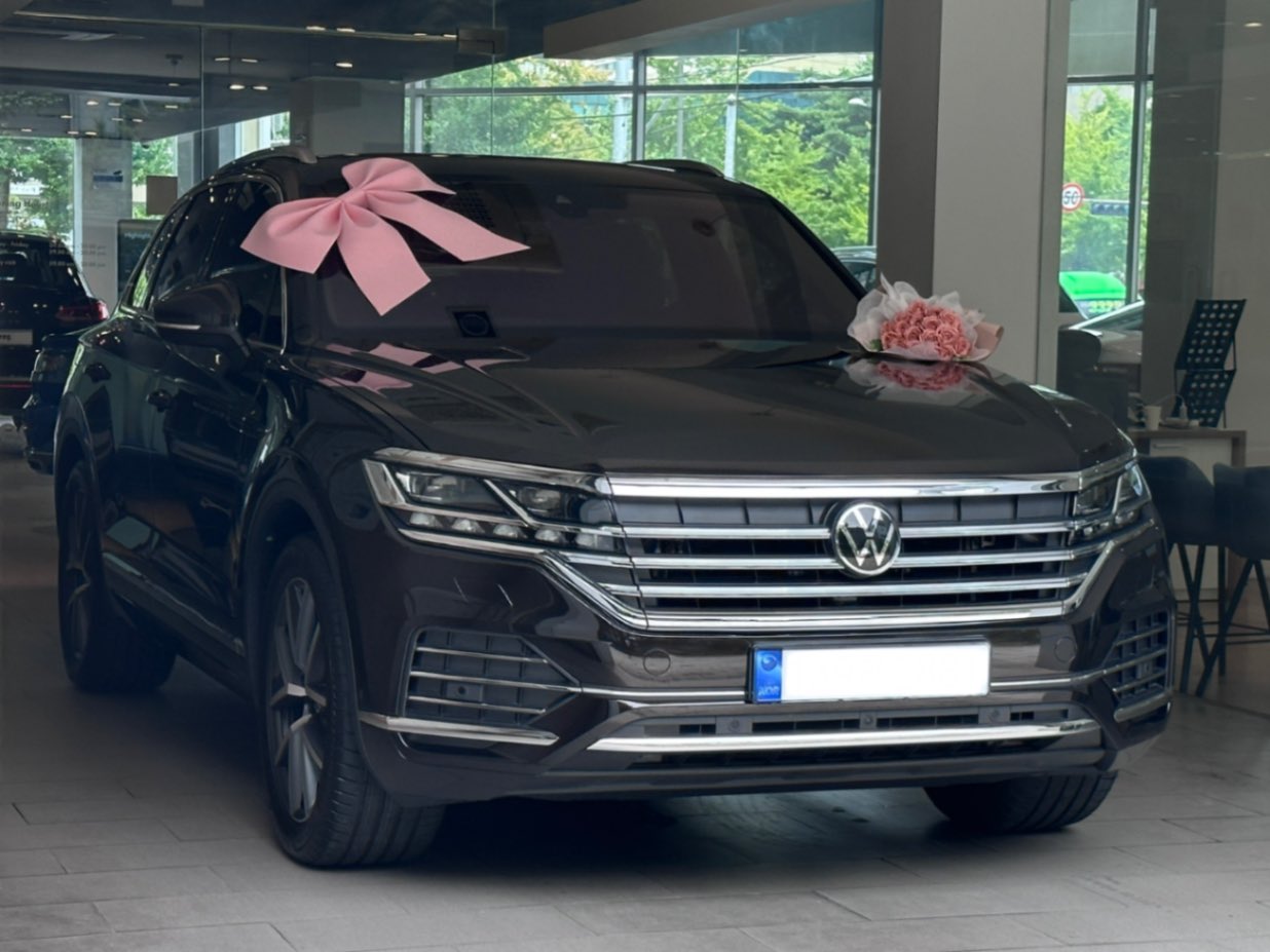 폭스바겐 투아렉 타마린드 브라운 프레스티지 2023년식 실물 사진 5/16