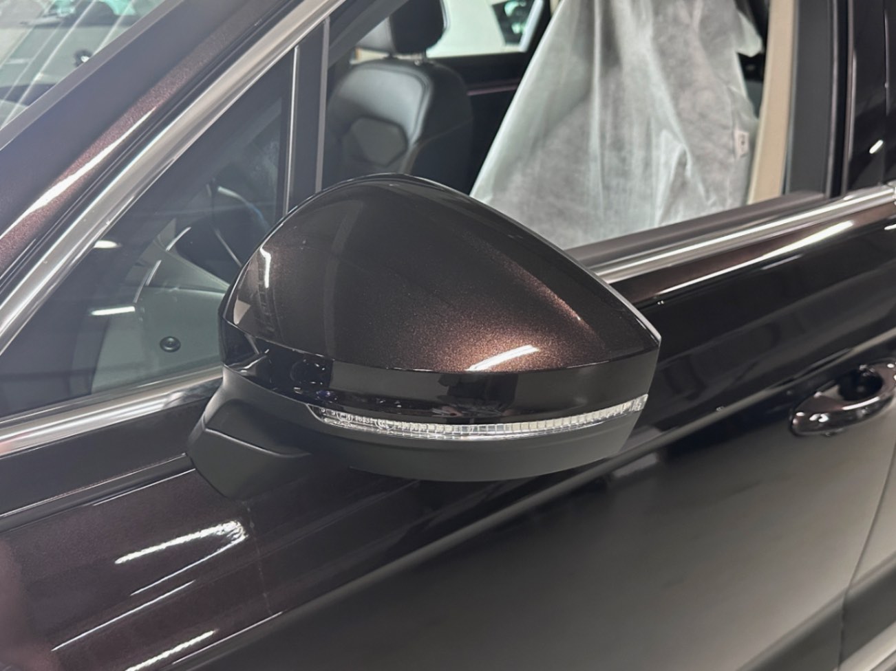 폭스바겐 투아렉 타마린드 브라운 프레스티지 2023년식 실물 사진 12/16